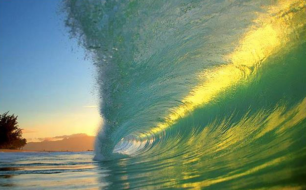 Pour des énergies 100% vertes en 2045, Hawaï mise sur ses vagues